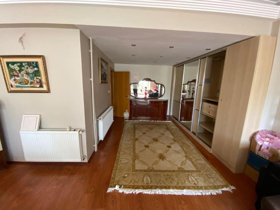 Bogaz'inda, Bahceli, 5 Katli Villa-500m2