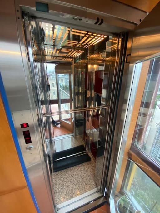 Bogaz'inda, Bahceli, 5 Katli Villa-500m2